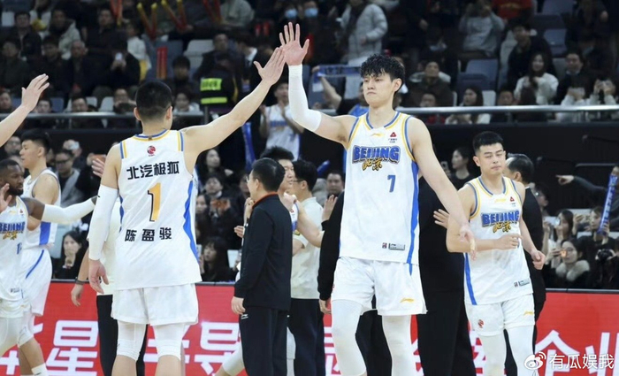 3分险胜，广厦双杀北京队！孙铭徽13+11怒吼庆祝，曾凡博10中2|浙江广厦|联赛|北京首钢|广东男篮|陈盈骏_新浪体育_新浪新闻