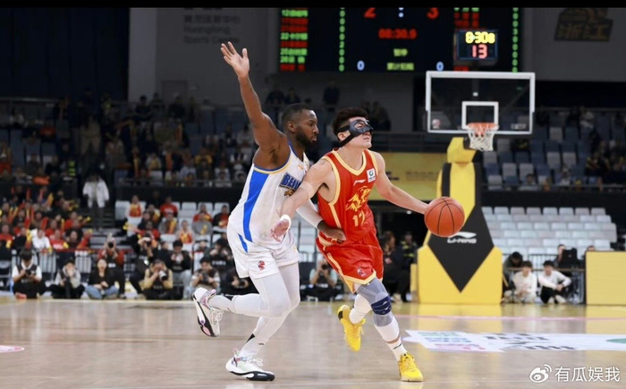 3分险胜，广厦双杀北京队！孙铭徽13+11怒吼庆祝，曾凡博10中2|浙江广厦|联赛|北京首钢|广东男篮|陈盈骏_新浪体育_新浪新闻