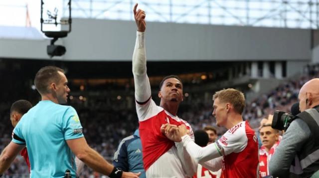 1759122654093014600.jpg 【复盘】只会进角球?这是阿森纳展现全面实力之战!