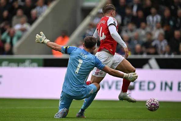 1759122662587028603.jpg 【复盘】只会进角球?这是阿森纳展现全面实力之战!